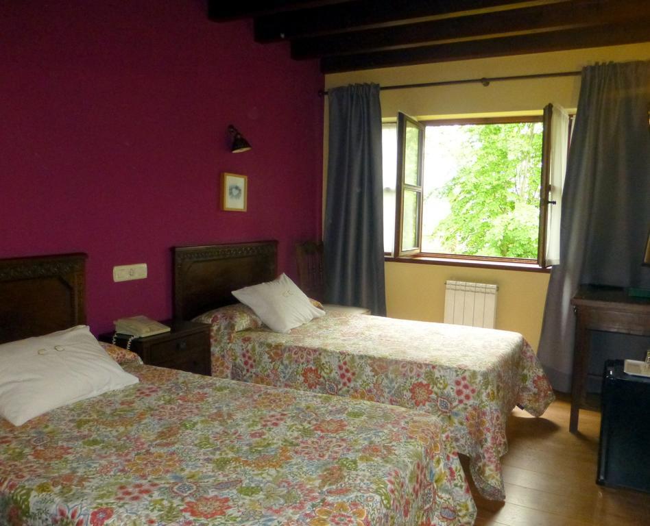Hotel El Carmen Ribadesella Bagian luar foto